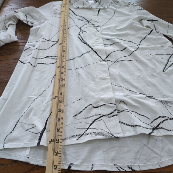 Wynne Layers long sleeve black white geometric high low Tunic button front sz XS - Picture 13 of 13